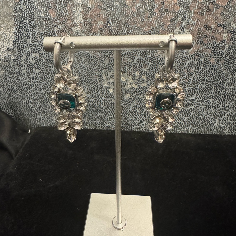 Gucci GG Emerald Elegant Silver and Green Drop Earrings - Picture 5 of 5